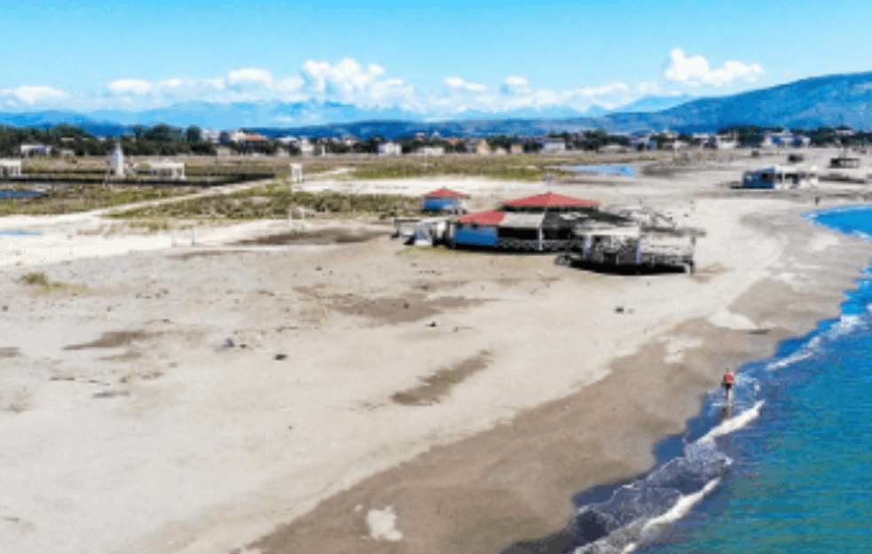 PUCNJAVA NA PLAŽI: <span style='color:red;'><b>Mafijaški obračun</b></span> u Albaniji, UBIJENE ČETIRI OSOBE! (VIDEO)